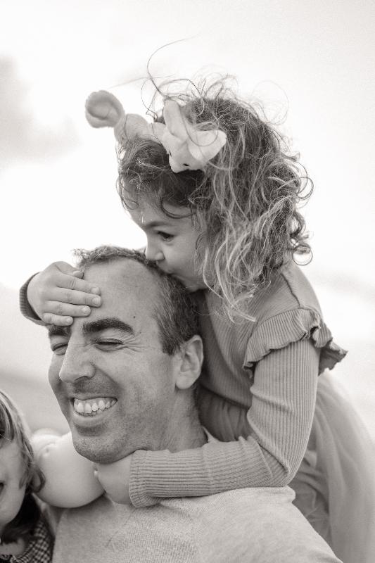 רגע משפחתי, צילום שחור־לבן – צילומי משפחה בטבע